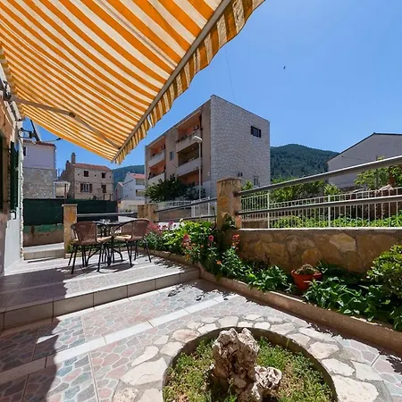 Apartment Marci Komiža